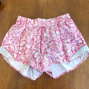 Lululemon Hotty Hot Short